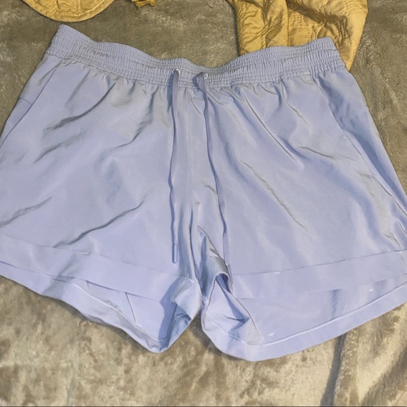 BNWOT LULULEMON SHORTS - Picture 2 of 2